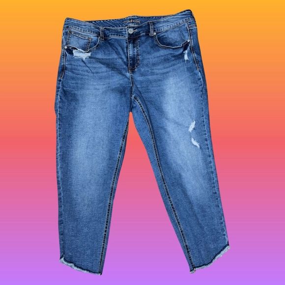 Plus Size Maurices Distressed Capri Jeans Size 20 - Picture 1 of 6